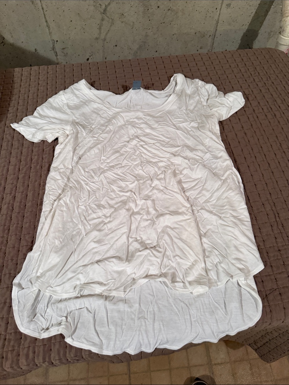 White Women’s Round-Neck Tee - Brand Unknown